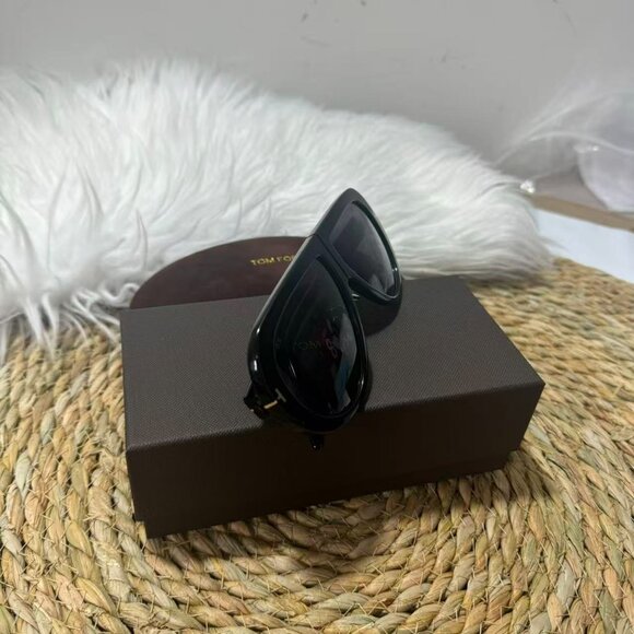 Tom Ford - Picture 4 of 5